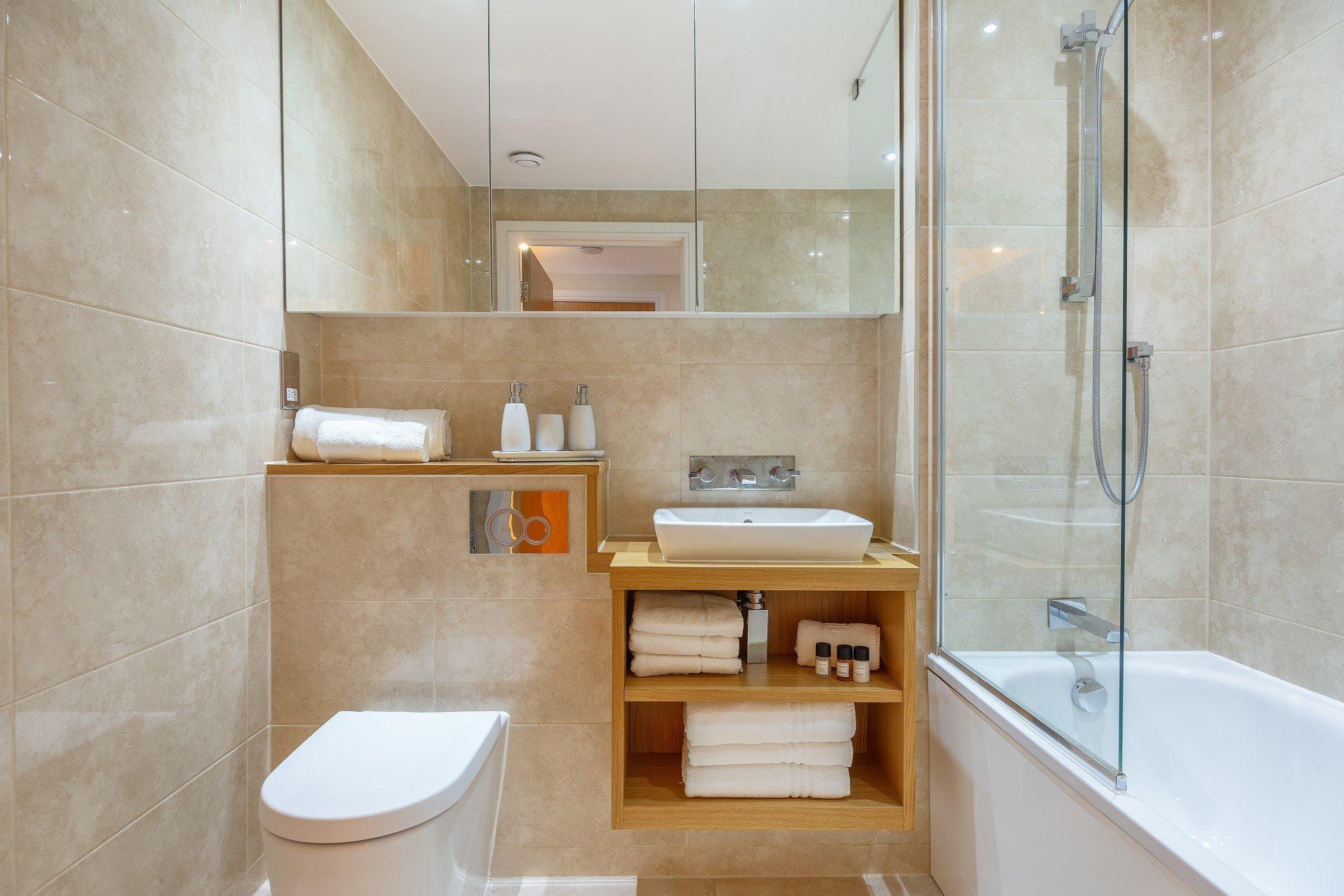 Two Bedroom Serviced Apartment With Balcony In Weymouth Building, Deacon Street Лондон Экстерьер фото