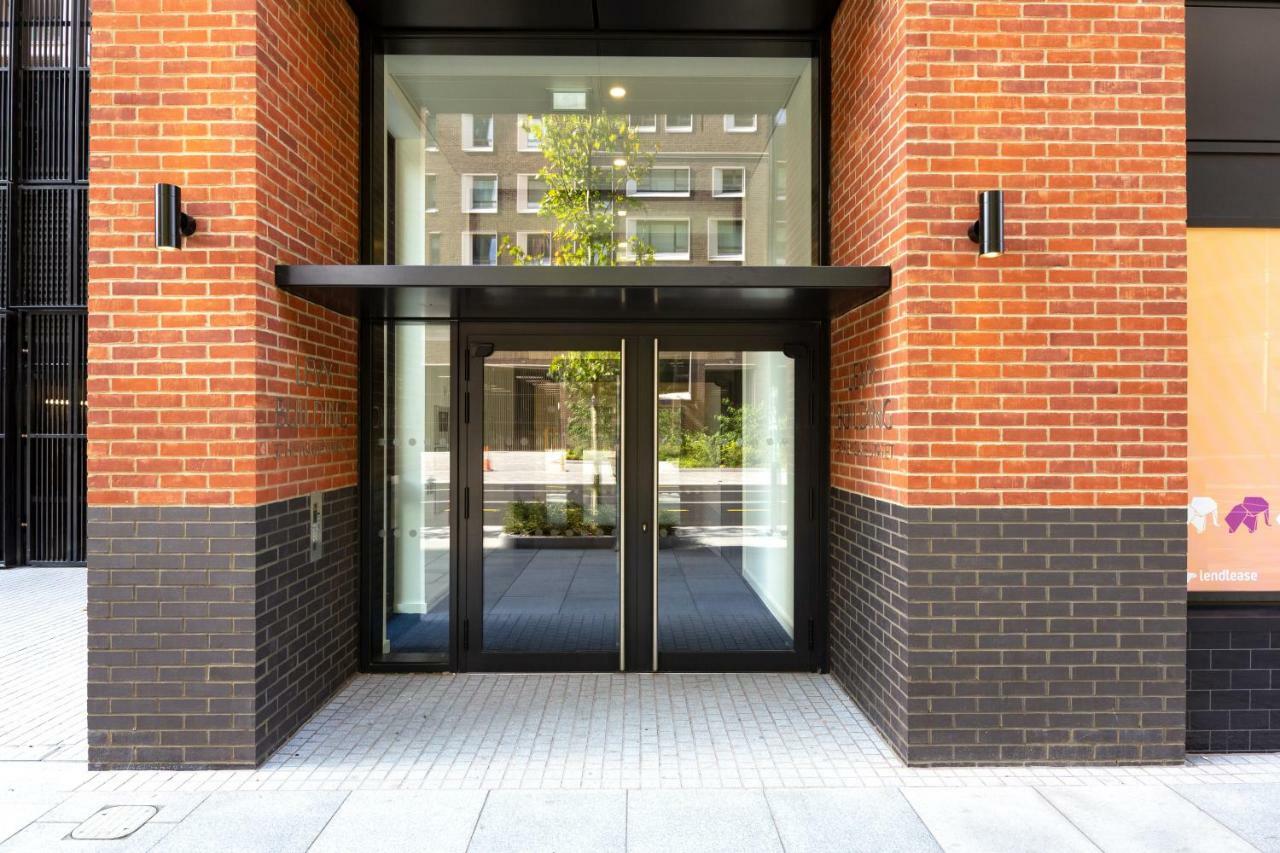 Two Bedroom Serviced Apartment With Balcony In Weymouth Building, Deacon Street Лондон Экстерьер фото