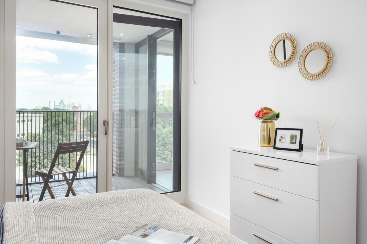 Two Bedroom Serviced Apartment With Balcony In Weymouth Building, Deacon Street Лондон Экстерьер фото