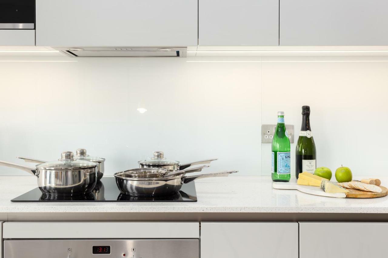 Two Bedroom Serviced Apartment With Balcony In Weymouth Building, Deacon Street Лондон Экстерьер фото
